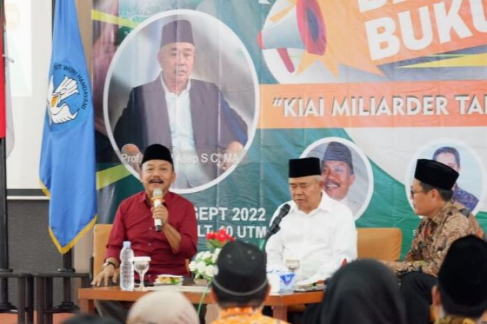Bedah Buku di UTM Bangkalan, Kiai Asep Beber Rahasia Jadi Miliarder Bedah Buku di UTM Bangkalan, Kiai Asep Beber Rahasia Jadi Miliarder