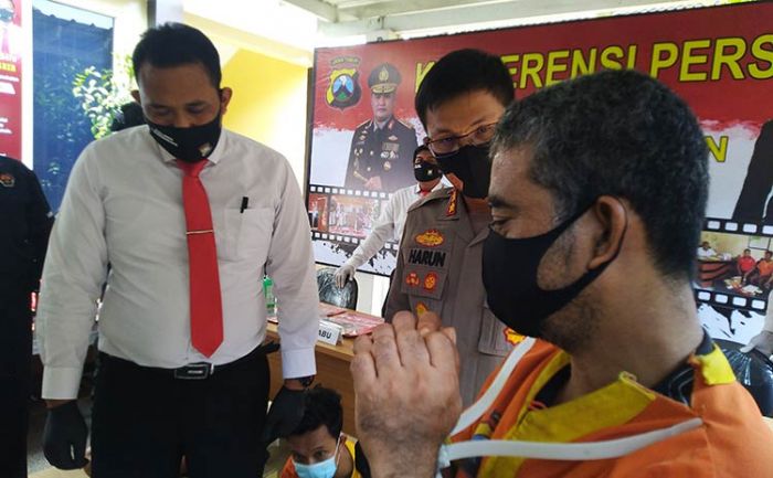 Hendak Transaksi Sabu, Sopir Truk Residivis Narkoba Diringkus Satresnarkoba Polres Lamongan Hendak Transaksi Sabu, Sopir Truk Residivis Narkoba Diringkus Satresnarkoba Polres Lamongan
