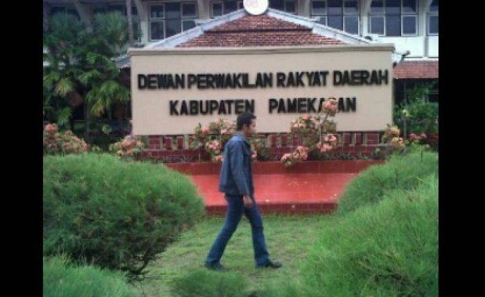 Kantor DPRD Pamekasan, Paling Jelek di Jawa Timur Kantor DPRD Pamekasan, Paling Jelek di Jawa Timur