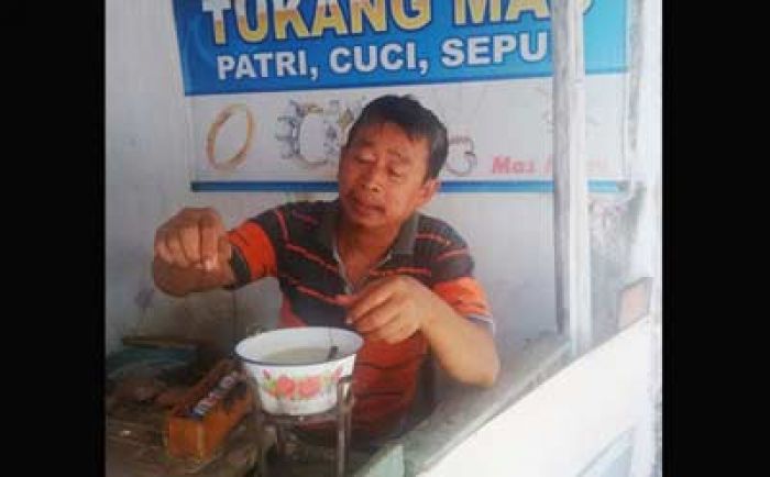 Kemilau Akik Meredup, Tukang Sepuh Emas Kembang Kempis