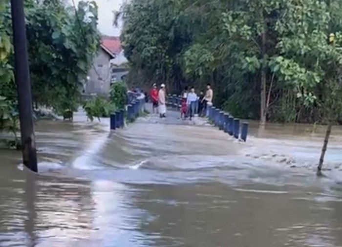 Hujan Intensitas Tinggi Sebabkan 2 Kecamatan Terendam, BPBD Sampang: Banjir Siaga 3 Hujan Intensitas Tinggi Sebabkan 2 Kecamatan Terendam, BPBD Sampang: Banjir Siaga 3