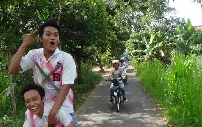 Meskipun Dilarang, Aksi Corat Coret Kelulusan di Pamekasan Masih Berlangsung Meskipun Dilarang, Aksi Corat Coret Kelulusan di Pamekasan Masih Berlangsung