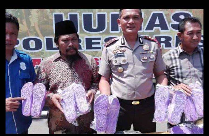 Polres Gresik Sita 609 Sandal Berlafadz Allah, Diproduksi Sejak Setahun Lalu Polres Gresik Sita 609 Sandal Berlafadz Allah, Diproduksi Sejak Setahun Lalu