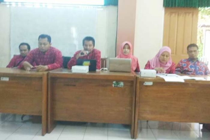 Protes Pengelolaan SMA oleh Pemprov, Dewan Pendidikan Kota Kediri Keluarkan 10 Petisi Protes Pengelolaan SMA oleh Pemprov, Dewan Pendidikan Kota Kediri Keluarkan 10 Petisi