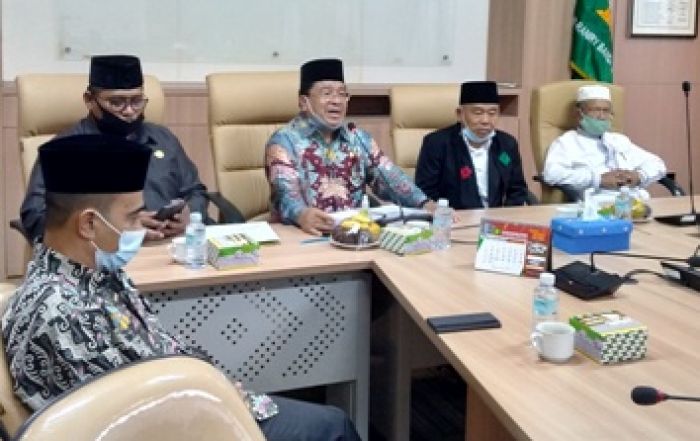 Di depan Rektor UIN Ar-Raniry, Kiai Asep Minta Aceh Jadi Percontohan Nasional Di depan Rektor UIN Ar-Raniry, Kiai Asep Minta Aceh Jadi Percontohan Nasional
