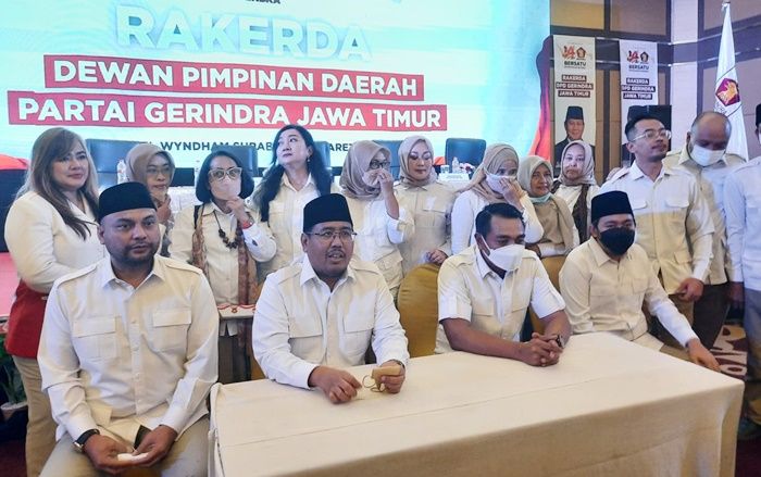 Rakerda Gerindra Beri Mandat Anwar Sadad Maju Pilgub Jatim Rakerda Gerindra Beri Mandat Anwar Sadad Maju Pilgub Jatim