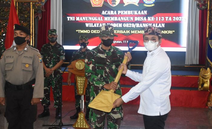 TMMD ke-113 Kodim 0829/Bangkalan Resmi Dibuka Bupati Ra Latif TMMD ke-113 Kodim 0829/Bangkalan Resmi Dibuka Bupati Ra Latif