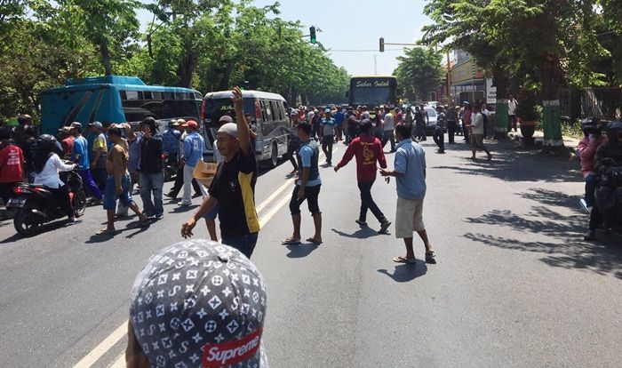 Luruk Polres Pasuruan, Ratusan Warga Jurang Palen Desak Tambang Samud Bebas Jeratan Hukum Luruk Polres Pasuruan, Ratusan Warga Jurang Palen Desak Tambang Samud Bebas Jeratan Hukum