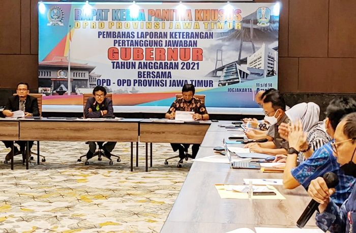 Pansus LKPJ Pertanyakan Tidak Sinkronnya Data OPD Pansus LKPJ Pertanyakan Tidak Sinkronnya Data OPD
