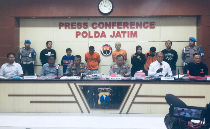 Ini Kronologi dan Peran 3 dari 5 Pelaku Perampokan dan Penyekapan Wali Kota Blitar yang Ditangkap Ini Kronologi dan Peran 3 dari 5 Pelaku Perampokan dan Penyekapan Wali Kota Blitar yang Ditangkap