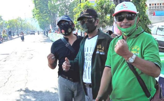 Pasca Pendaftaran, RGS Indonesia Tetap Kukuh Klaim QA Bisa Menang Pilbup Gresik 72 Persen Pasca Pendaftaran, RGS Indonesia Tetap Kukuh Klaim QA Bisa Menang Pilbup Gresik 72 Persen