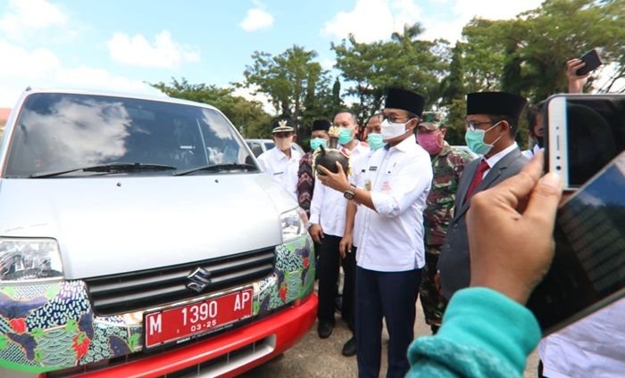 Lepas Mobil Sehat ke 178 Desa, Bupati Pamekasan Minta Petugas Call Care Siaga 24 Jam Lepas Mobil Sehat ke 178 Desa, Bupati Pamekasan Minta Petugas Call Care Siaga 24 Jam