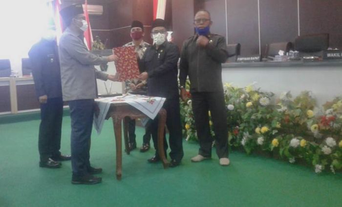 ​Sidang Paripurna, Bupati Pamekasan Tandatangani Nota Kesepakatan KUA-PPAS Perubahan APBD TA 2020