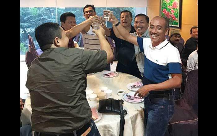 Komisi A DPRD Gresik Janji Usut Anggaran Lawatan Bupati dan Puluhan Pejabat ke Malaysia Komisi A DPRD Gresik Janji Usut Anggaran Lawatan Bupati dan Puluhan Pejabat ke Malaysia