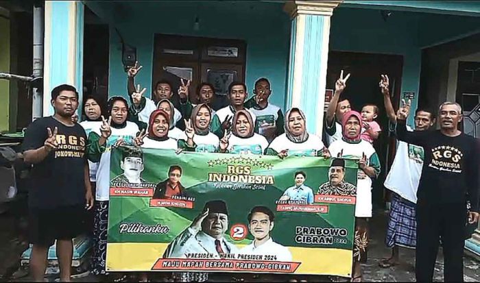 RGS Balongpanggang Terus Bergerak Menangkan Prabowo-Gibran Satu Putaran RGS Balongpanggang Terus Bergerak Menangkan Prabowo-Gibran Satu Putaran