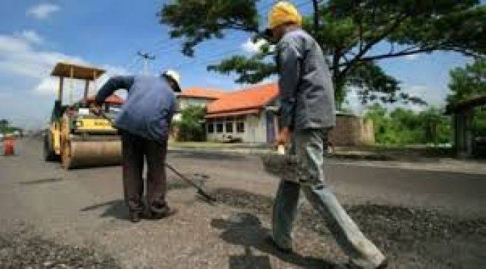 Musim Hujan, Banyak Jalan Rusak di Kota Batu, PU Bina Marga Mengaku Kuwalahan Musim Hujan, Banyak Jalan Rusak di Kota Batu, PU Bina Marga Mengaku Kuwalahan