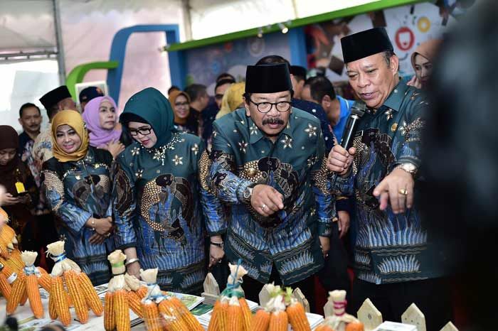 Peringatan Hari Koperasi ke-71 di Lamongan, Gubernur: Ekonomi Kerakyatan Itu Koperasi Peringatan Hari Koperasi ke-71 di Lamongan, Gubernur: Ekonomi Kerakyatan Itu Koperasi