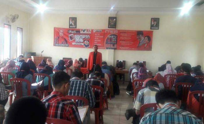 Membludak, Peserta Try Out Masuk PTN yang Digelar PDIP Gresik