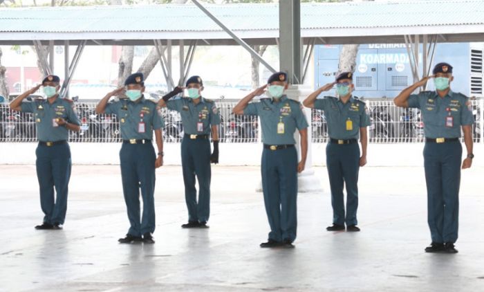 28 Perwira Menengah Koarmada II Naik Pangkat 28 Perwira Menengah Koarmada II Naik Pangkat
