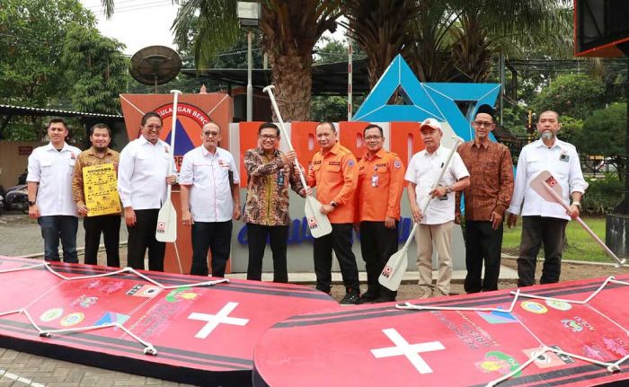Manfaatkan Limbah Industri, PII Gresik Buat Perahu Penyelamat untuk BPBD Jawa Timur