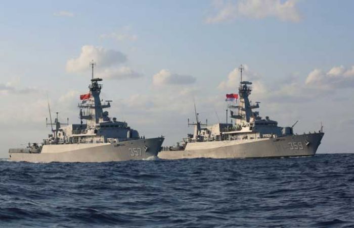 KRI Bung Tomo-357 Sambut KRI Usman Harun-359 di Laut Mediterania Lebanon