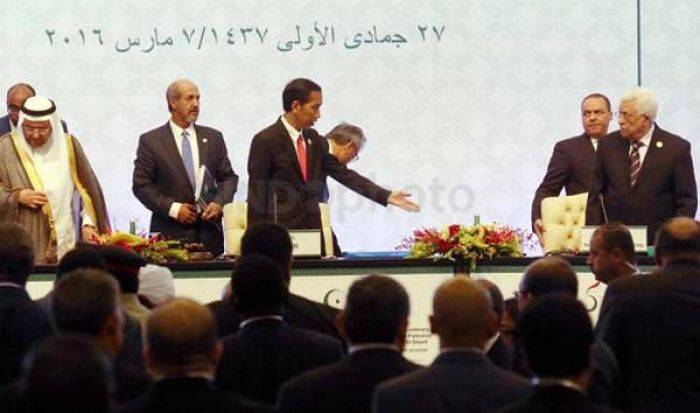 Presiden Jokowi Minta Iran Hentikan Perseteruanya dengan Saudi Arabia Presiden Jokowi Minta Iran Hentikan Perseteruanya dengan Saudi Arabia