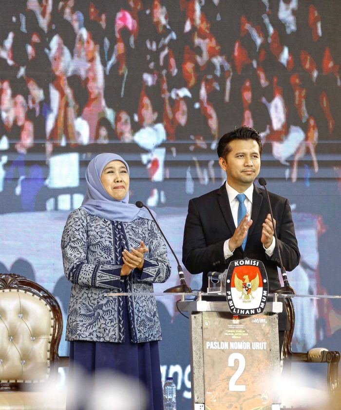 Tampil Memukau di Debat ke-2, Khofifah-Emil Paparkan Tata Kelola Pemerintahan yang Terbukti Berhasil Tampil Memukau di Debat ke-2, Khofifah-Emil Paparkan Tata Kelola Pemerintahan yang Terbukti Berhasil