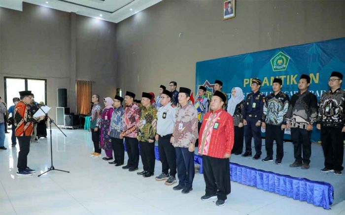 Pj Gubernur Jatim Bilang Begini saat Lantik 23 PPIH Embarkasi Surabaya Pj Gubernur Jatim Bilang Begini saat Lantik 23 PPIH Embarkasi Surabaya