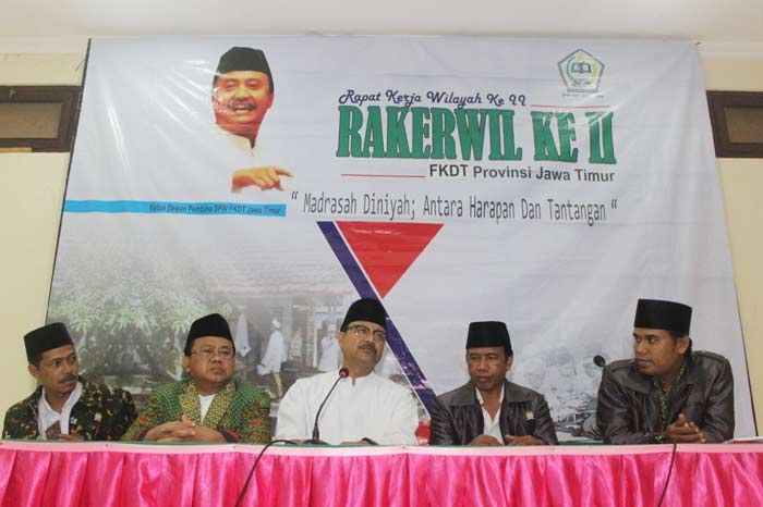 Konsisten Peduli Madin, Gus Ipul akan Sekolahkan Gurunya ke Mesir Konsisten Peduli Madin, Gus Ipul akan Sekolahkan Gurunya ke Mesir