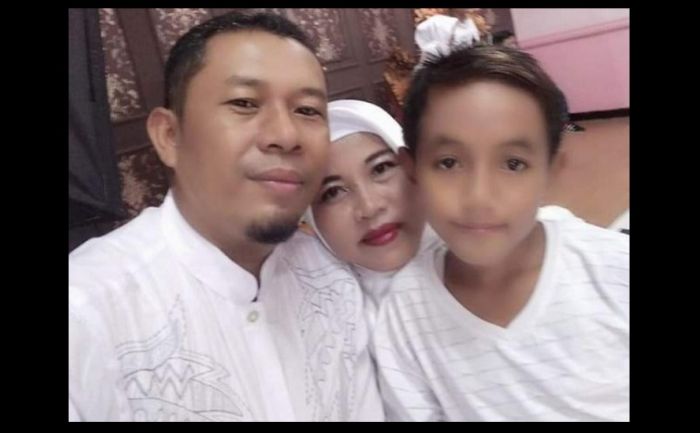 Keluarga dan Anggota BPD Bungah Sejak Rabu Malam Bantu Arifin Cari Anaknya yang Hilang Keluarga dan Anggota BPD Bungah Sejak Rabu Malam Bantu Arifin Cari Anaknya yang Hilang