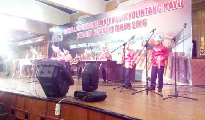 Pinkan Antar Alat Musik Kolintang Mendunia Pinkan Antar Alat Musik Kolintang Mendunia