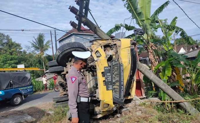 Kecelakaan Mengerikan di Blitar, Truk Oleng, Seret Pemotor, 2 Tewas
