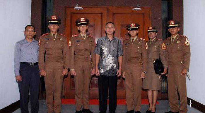 Pangdam V/Brawiijaya Terima Kunjungan Taruna AAL Tingkat II Pangdam V/Brawiijaya Terima Kunjungan Taruna AAL Tingkat II