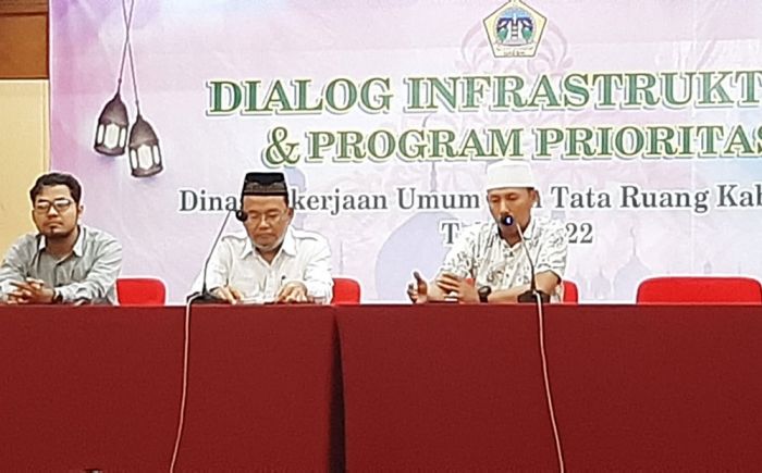 Warga Gresik Tanya Keseriusan Pemkab Bangun Infrastruktur, ini Jawab Kadis PUTR Warga Gresik Tanya Keseriusan Pemkab Bangun Infrastruktur, ini Jawab Kadis PUTR