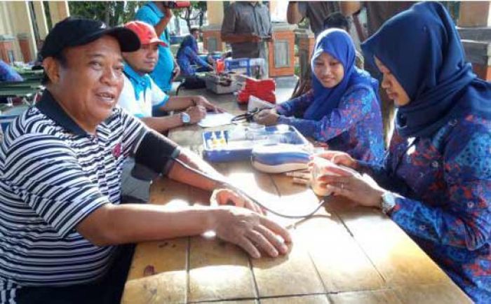 Peringati HPN, PWI Lamongan Gelar Donor Darah Peringati HPN, PWI Lamongan Gelar Donor Darah
