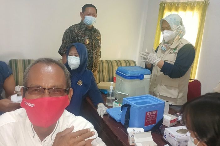 Gandeng Puskesmas Sedati, Pemdes Semampir Sidoarjo Gelar Vaksinasi Covid-19 Dosis Kedua