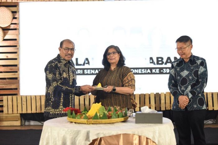 Di Malam Keakraban Hateri ke-39, Pj Zanariah Bangga Kota Kediri Jadi Tuan Rumah Di Malam Keakraban Hateri ke-39, Pj Zanariah Bangga Kota Kediri Jadi Tuan Rumah