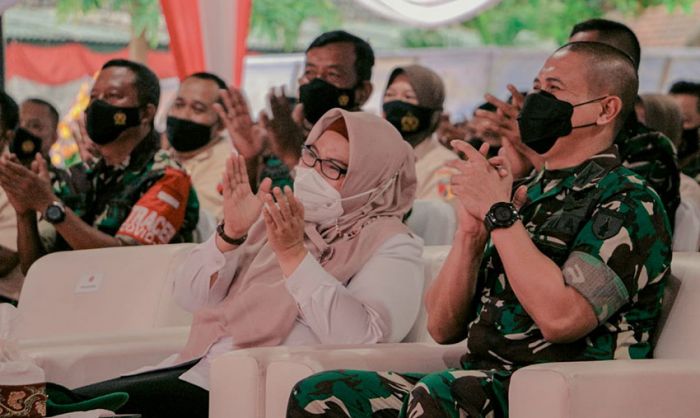 Pemkab Gresik Serahkan Hibah Gedung Makodim 0817 Pemkab Gresik Serahkan Hibah Gedung Makodim 0817