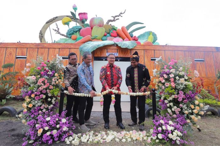 Resmikan Desa Berdaya dan Kandang Komunal, Pj Wali Kota Batu Apresiasi Masyarakat Sumbergondo Resmikan Desa Berdaya dan Kandang Komunal, Pj Wali Kota Batu Apresiasi Masyarakat Sumbergondo