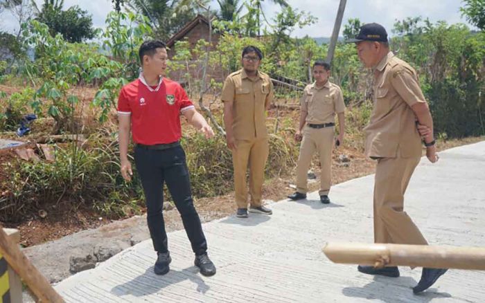 Bupati Trenggalek Tinjau Pembangunan Jalan di Kecamatan Pule Bupati Trenggalek Tinjau Pembangunan Jalan di Kecamatan Pule