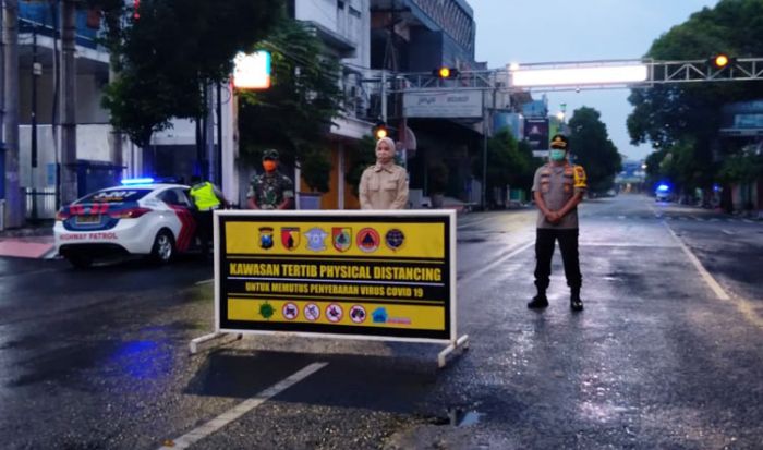 Pastikan Satu Pasien Positif Corona, Jember Tetapkan Status KLB, Alun-Alun Kota Tutup Total Pastikan Satu Pasien Positif Corona, Jember Tetapkan Status KLB, Alun-Alun Kota Tutup Total