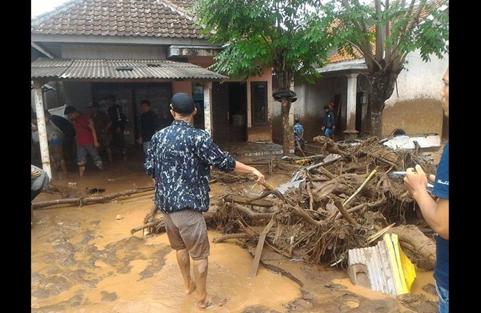 Pemprov Jatim Tangani Banjir Bandang Alasmalang Banyuwangi