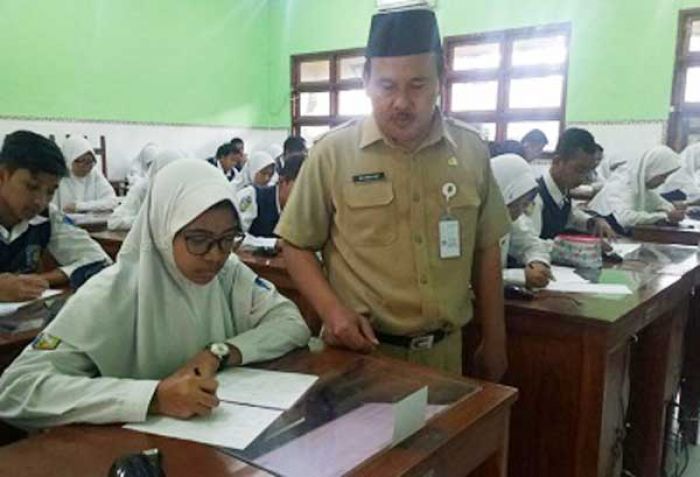 Tiga Tahun Laksanakan UNBK, SMPN 1 Tuban Tak Temukan Kendala Berarti Tiga Tahun Laksanakan UNBK, SMPN 1 Tuban Tak Temukan Kendala Berarti