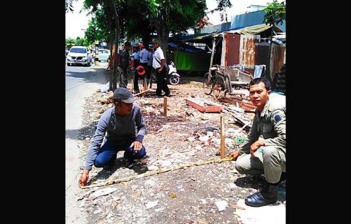 Semen Gresik Kosongkan Lahan Siti Fatimah dari PKL, akan Dilakukan Penghijauan