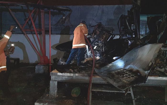 Diduga Korsleting Listrik, Shelter Tower Seluler di Lamongan Terbakar Diduga Korsleting Listrik, Shelter Tower Seluler di Lamongan Terbakar