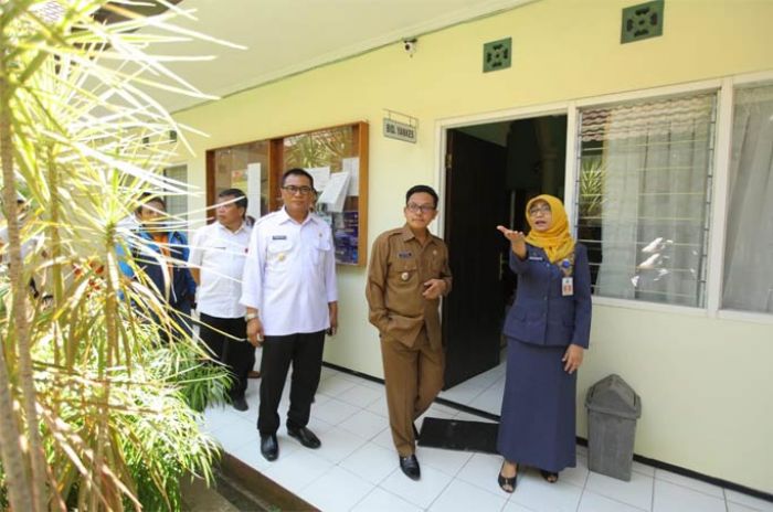 Hari Kedua Menjabat, Wali Kota Malang Sidak Dinkes dan Dinsos Hari Kedua Menjabat, Wali Kota Malang Sidak Dinkes dan Dinsos