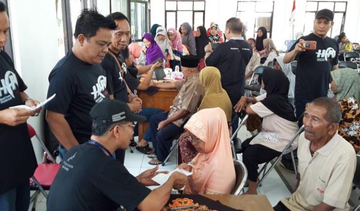Peringati HPN Tahun 2020, PWI Kediri Gelar Bakti Sosial Pembagian Sembako dan Pegobatan Gratis Peringati HPN Tahun 2020, PWI Kediri Gelar Bakti Sosial Pembagian Sembako dan Pegobatan Gratis