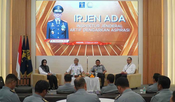 Inspektur Jenderal Kemenkumham Tinjau Percepatan Kinerja di Kantor Imigrasi Kediri Inspektur Jenderal Kemenkumham Tinjau Percepatan Kinerja di Kantor Imigrasi Kediri