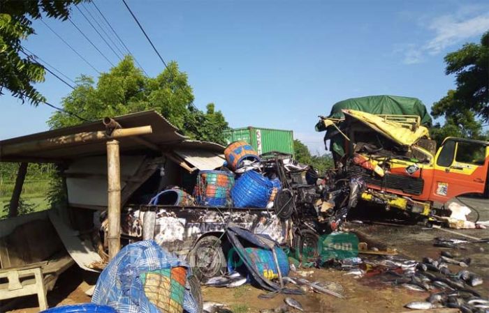 3 Kendaraan Terlibat Kecelakaan Maut di Bancar: 1 Orang Meninggal, 1 Luka Berat 3 Kendaraan Terlibat Kecelakaan Maut di Bancar: 1 Orang Meninggal, 1 Luka Berat
