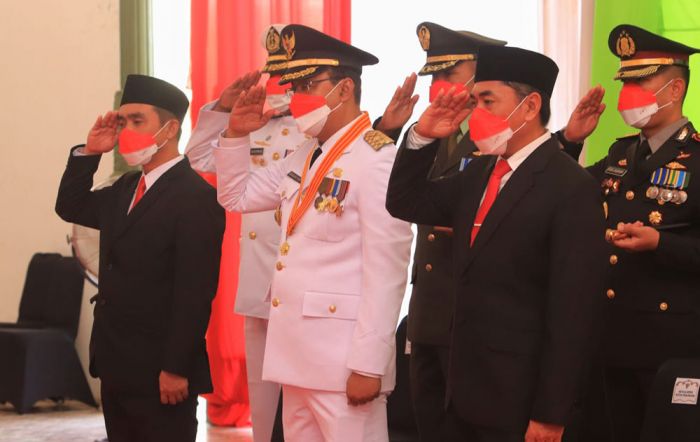 Peringatan HUT ke-77 Kemerdekaan RI, Pemkot Pasuruan Gelar Upacara Sekaligus Bagi Akta Kelahiran Peringatan HUT ke-77 Kemerdekaan RI, Pemkot Pasuruan Gelar Upacara Sekaligus Bagi Akta Kelahiran